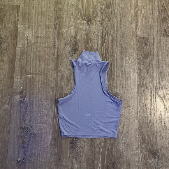 Alo yoga Ribbed Sea Coast Cropped Turtleneck Tank - Picture 4 of 6